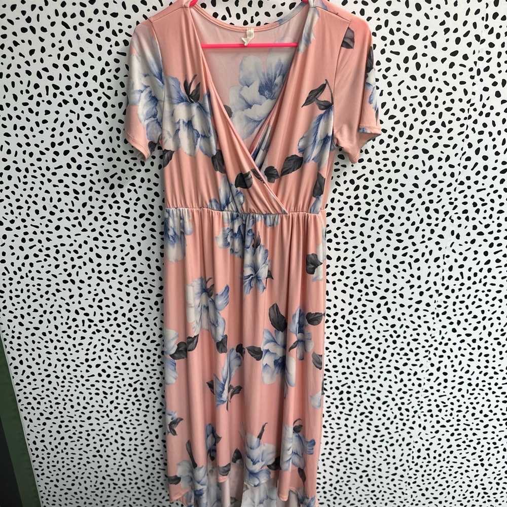 Pink Blush Pink and Blue Floral Short Sleeve Dress (Hi Low Wrap Dress) 
XL/1X